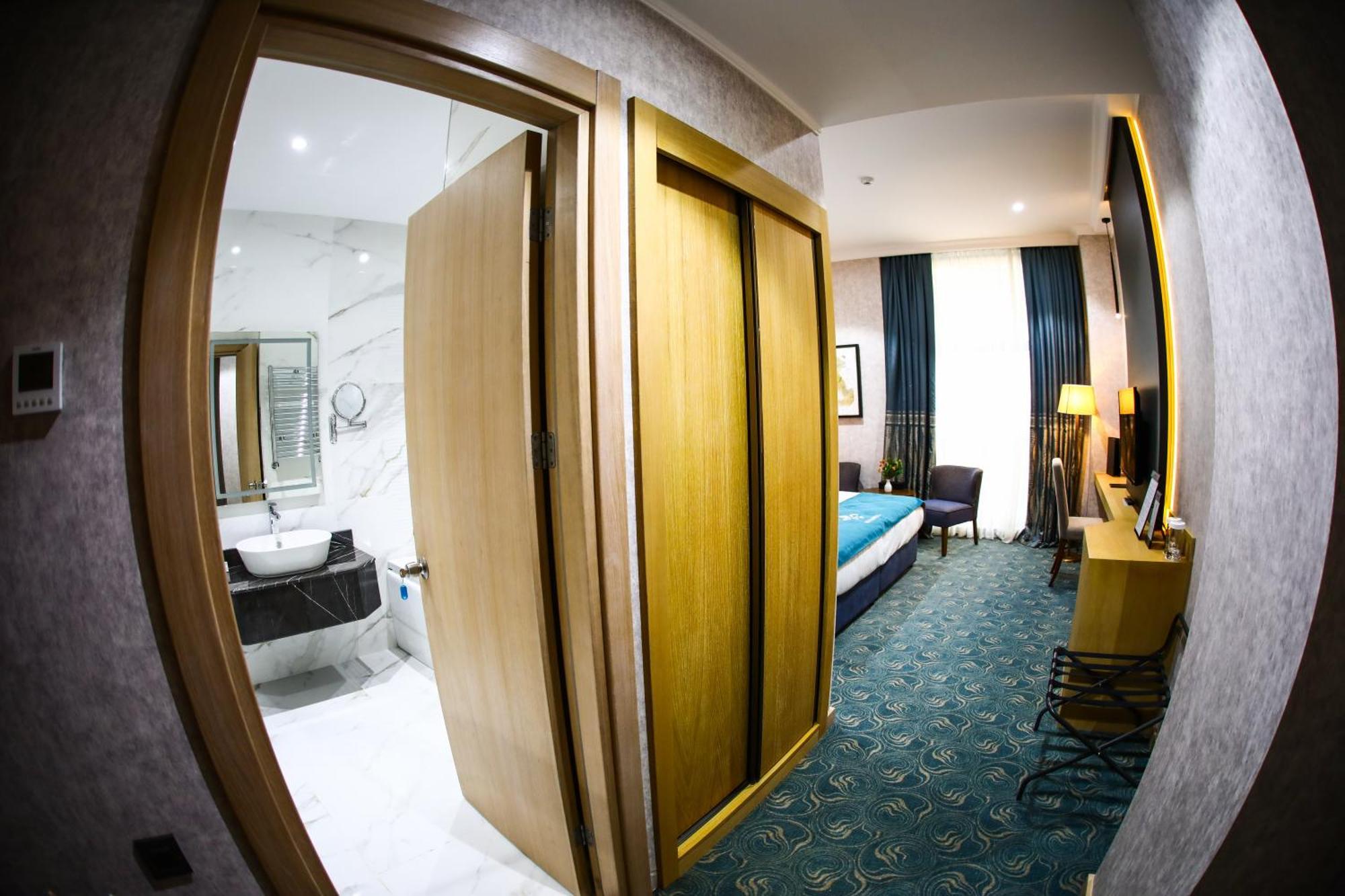 Iris Hotel Baku - Halal Hotel Esterno foto